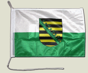 Bootsfahne Deutschland Sachsen in den Abmessungen 30 x 40 cm, hochwertiges Textil in sattem Grün, ideal für Wassersport und Bootsfahrten.