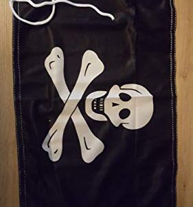 Bootsflagge mit schwarzem Hintergrund und weißem Totenkopf-Symbol, ideal für Piratenliebhaber und Bootstouren, in der Größe 30 x 45 cm.