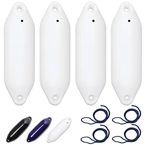 Vier weiße Plastikfender und eine dunkelblaue Fenderleine mit schwarzer Handgriffabdeckung auf weißem Hintergrund für Boote und Yachten